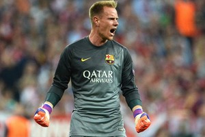 حارس برشلونة شتيغن يتفوق على رونالدو في عدد المرواغات الناجحة