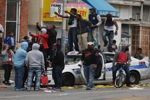 إصابة 12 شرطيا أميركيا في احتجاجات بعد مقتل رجل أسود في كارولينا الشمالية