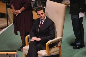 رئيس المكسيك يتهم ترامب بالتسبب بانخفاض سعر البيزو