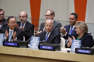 بايدن يحذر أوكرانيا بشأن اصلاحات ويقول إن العقوبات الأوروبية على روسيا في خطر