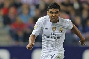 ريال مدريد يعلن عن إصابة كاسيميرو بشرخ في الساق