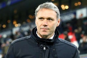 فان باستن يتولى مهمة فنية في 'الفيفا'