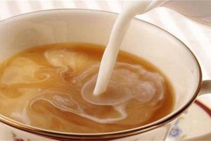 دراسة علمية: الشاي بالحليب مضر بالصحة