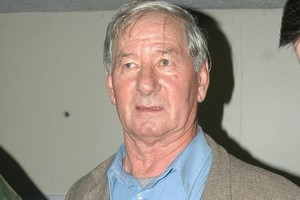 وفاة قائد المنتخب الفرنسي في مونديال 1966