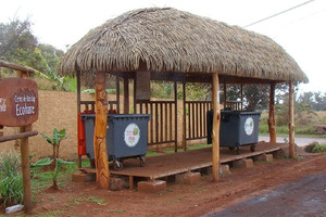 جزيرة الفصح في قلب المحيط الهادئ تقاوم غزو النفايات