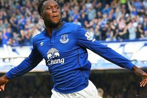 لوكاكو لاعب ايفرتون ربما يعود في لقاء بورنموث