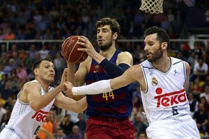 بالفيديو... سلة برشلونة تدمر ريال مدريد بكلاسيكو كأس إسبانيا