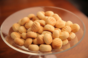 'معمول بالتمر' يثير الذعر في أميركا والسبب الأحرف العربية!