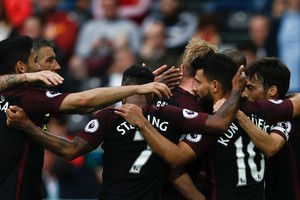 بالفيديو... 'العلامة الكاملة' لمانشستر سيتي... وفوز كبير لليفربول في 'البريميرليغ'