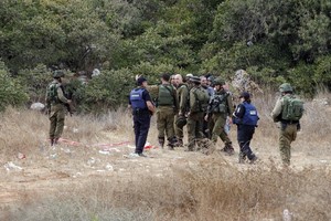 قوات إسرائيلية تعتقل 19 فلسطينياً في أنحاء مختلفة من الضفة الغربية