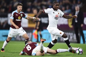 بيرنلي يهزم واتفورد في مواجهة تاريخية بدوري انجلترا