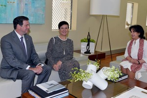 الشيخة مي تستقبل وفداً من جمعية تعزيز السلام... وتتسلم دعوة لحضور الاحتفالية الإمبراطورية النمساوية