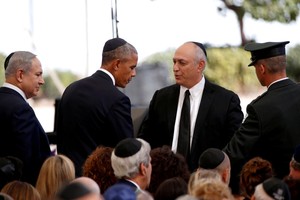 بالصور.. أوباما يصل إلى اسرائيل للمشاركة في جنازة بيريز