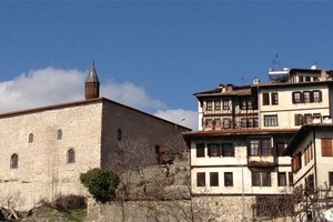 بالفيديو... 'المسجد مغلق لأني أقضي إجازتي السنوية' قصة إمام مسجد في تركيا