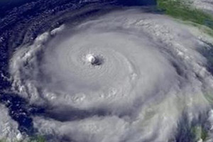 اعصار ماثيو القوي يقترب من جامايكا وهايتي