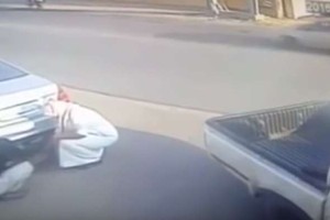 الأمن السعودي يقبض على شخصين أضرما النيران بسيارة مواطن 