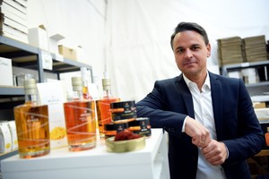 بالصور... الزعفران الإيراني يساعد في نمو مشروع غذائي بألمانيا