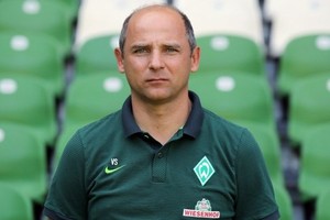 فيردر بريمن الألماني يبقي على مدربه نوري حتى نهاية الموسم