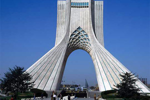 إيران تقدم إعفاءات ضريبية كاملة للمستثمرين في قطاع الفنادق