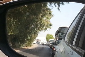 الآن... شارع النخيل 'يختنق' ازدحاماً... والأهالي: مشوار دقيقة نقطعه في ربع ساعة