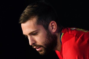 إصابة ألبا مع المنتخب الاسباني في الركبة واحتمال غيابه عن برشلونة