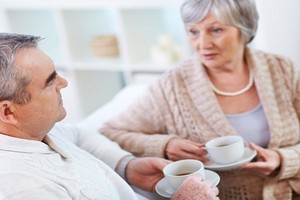 علماء يكشفون سر حاجة كبار السن للقهوة أكثر من غيرهم