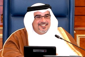 الحكومة تتجه لتجريم تدوين عبارات وملصقات وعلامات وشعارات على جوازات السفر