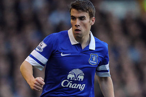 كولمان: إيفرتون تحسن دفاعيا تحت قيادة المدرب كومان