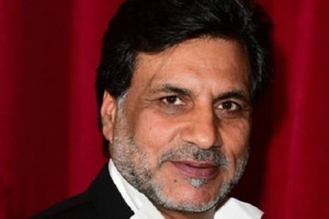 طرد ممثل باكستاني من مسلسل بريطاني شهير بسبب 'تغريدات عنصرية' عن الهنود