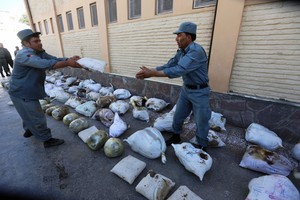 تشرد عشرات الآلاف من السكان مع استمرار الاشتباكات في قندوز بأفغانستان