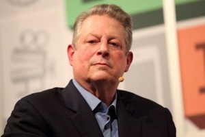 آل غور: 'انا الدليل الحي على ان كل صوت يهم في الانتخابات'