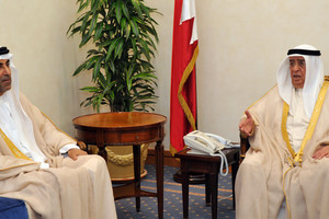 محمد بن مبارك يستقبل رئيس 'جنيف لحقوق الإنسان' ويشيد بما يقدمه المركز من برامج تدريبية