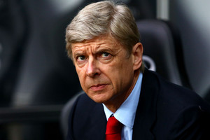 فينغر يدعم ساوثجيت لتدريب إنجلترا بشكل دائم