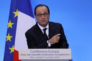 هولاند: خروج بريطانيا يجب ألا يقوض حرية الانتقال في الاتحاد الأوروبي