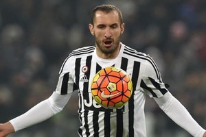 يوفنتوس يفتقد كيليني ومانزوكيتش أمام ليون