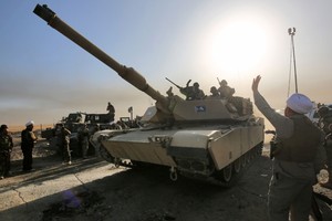 القوات العراقية تتقدم في الموصل بعد بدء عملية تحريرها من 'داعش'