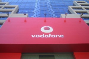فودافون البريطانية تشارك هاي ويب الإيرانية لتحديث شبكتها