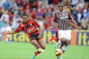 فلومينزي البرازيلي يطالب بإلغاء نتيجة مباراته أمام فلامينغو بسبب التدخل في قرارات الحكم