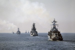 سفينتان روسيتان ترسوان في ميناء إيراني