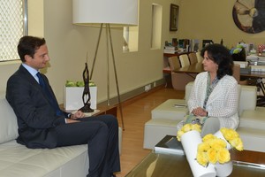 الشيخة ميّ تستقبل السفير الإيطالي في البحرين بمناسبة تعيينه