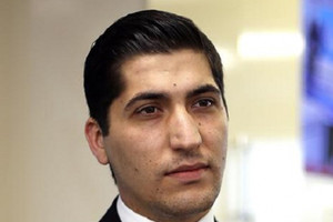 مستشار الجيش السوري الحر يستبعد خروج المعارضة من حلب رغم وقف الغارات السورية والروسية