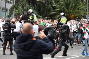 ليجيا وارسو يخشى استبعاده من دوري الأبطال بعد شغب جماهيره في مدريد