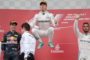 هاميلتون تحت الضوء قبل فوات الأوان