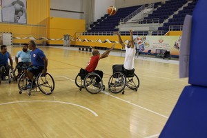 منتخب سلة الكراسي المتحركة لذوي الإعاقة يواصل تدريباته