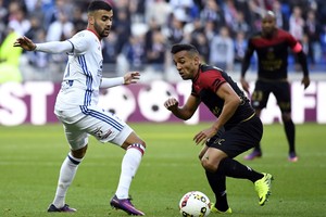 جانجون يوجه ضربة موجعة لليون في الدوري الفرنسي