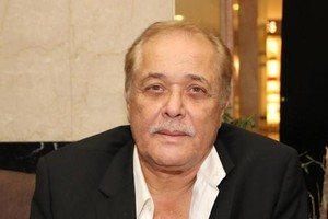 هل توفي الفنان محمود عبدالعزيز حقا؟!