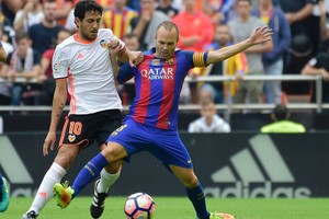 باريخو يحمل حكم المباراة مسئولية خسارة فالنسيا أمام برشلونة