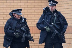 شرطة مكافحة الإرهاب البريطانية تعثر على 'مادة مريبة' في منزل