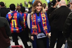 بالفيديو والصور: شاهد كيف عبرت المطربة اللبنانية يارا عن حبها لميسي!