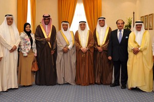 محمد بن مبارك ينوه بدور الأدباء والكتاب في إثراء الحياة الثقافية والأدبية